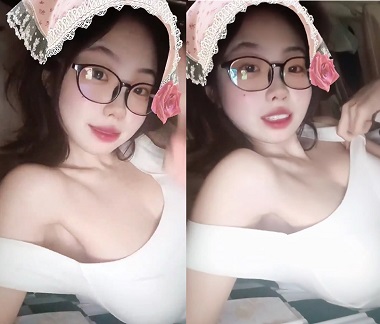 Cô gái này có mông to và đẹp Cô gái này có mông to và đẹp